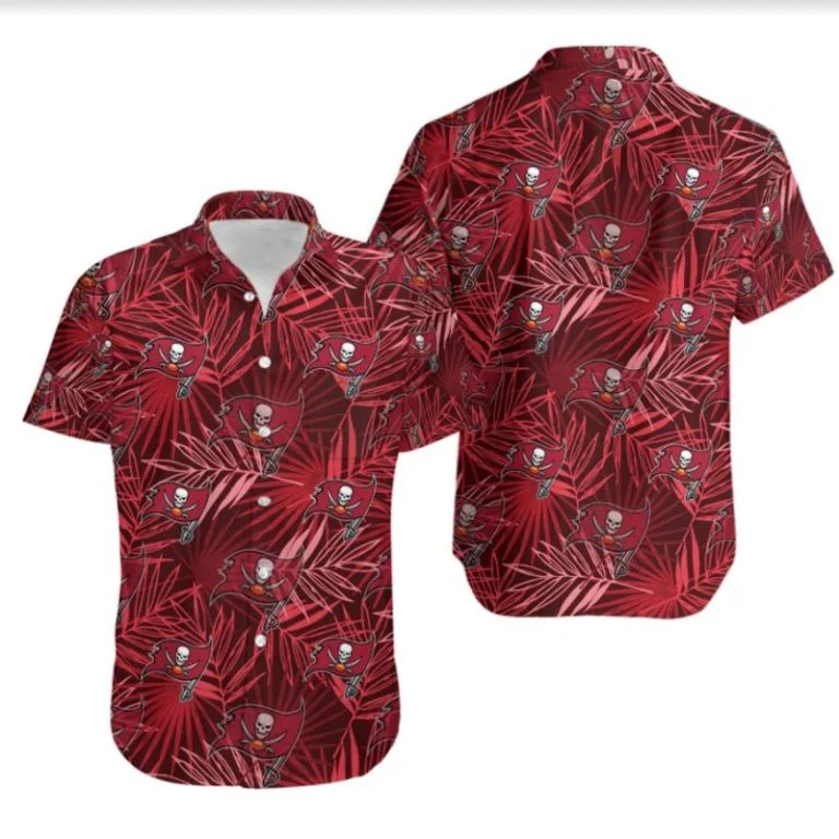 Combo Tampa Bay Buccaneers Button-Up Shirt & Men Shorts UR36